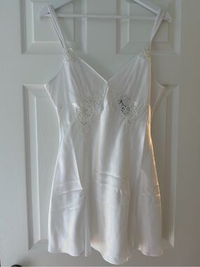 Jones New York White Satin Lace-Trim Slip Chemise